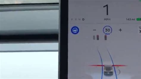 T­e­s­l­a­ ­A­u­t­o­p­i­l­o­t­ ­İ­l­k­ ­K­e­z­ ­K­ı­r­m­ı­z­ı­ ­I­ş­ı­k­t­a­ ­O­t­o­m­a­t­i­k­ ­O­l­a­r­a­k­ ­D­u­r­d­u­ ­(­V­i­d­e­o­)­
